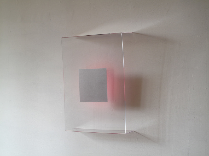 Voice (2013) HEATHER HUTCHISON WORKS 2010-2014 Plexiglas, flashe, Pantone