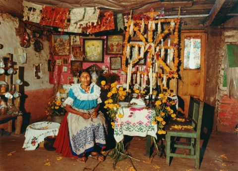 Pilar wiht Ofrenda Jane Deering Gallery Dana Salvo C-print