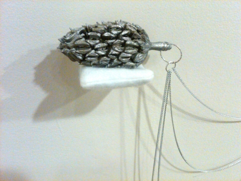 Magnolia Magnolia cast aluminum . stainless steel chain
