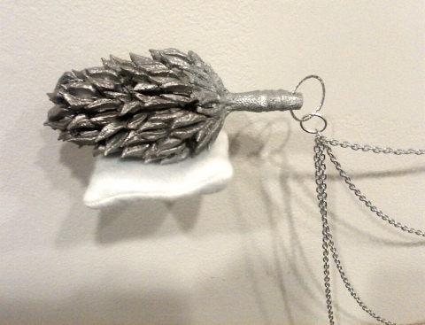 Magnolia Magnolia cast aluminum . stainless steel chain