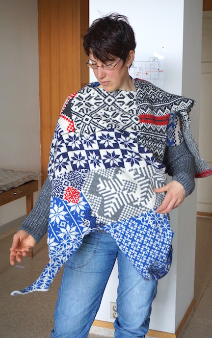 How to Wear a Hardangerfjord How to Wear a Hardangerfjord Norwegian wool knit + worn by artist Simone Hooymans (NL)