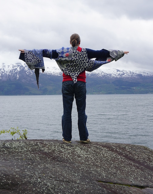 How to Wear a Hardangerfjord How to Wear a Hardangerfjord Norwegian wool knit + worn by artist Hans Pulles (NL.NO)
