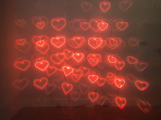 Neon Hearts Wall (Diffraction), 2018 NEON