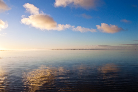 Receding - The South coast near Titikaveka PETER SZAWLOWSKI Properties of Rain