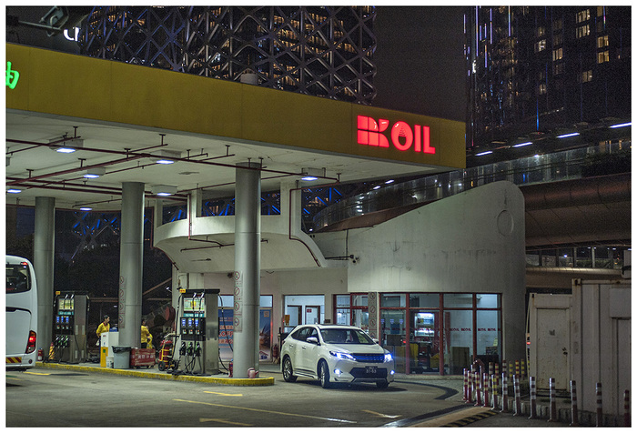 Gas Station. Estr. Gov. Nobre de Carvalho, Taipa RICHARD MARK DOBSON Puntopia