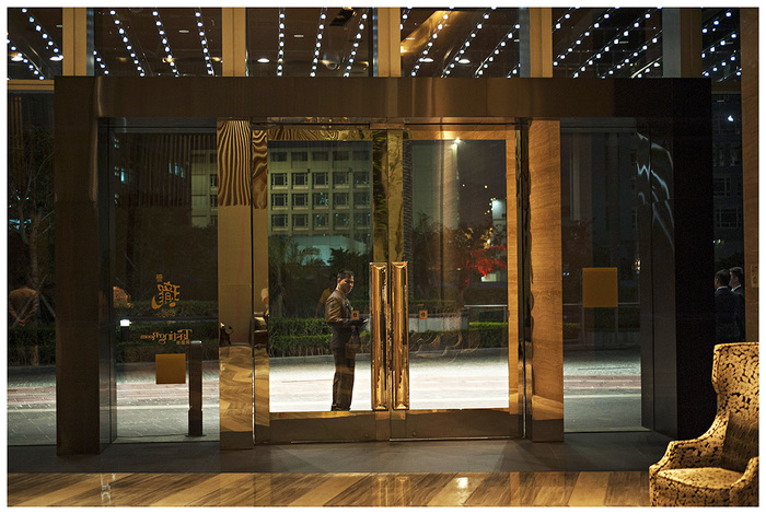 Countdown Hotel. Crown Towers Estr. do Istmo, Macau RICHARD MARK DOBSON Puntopia
