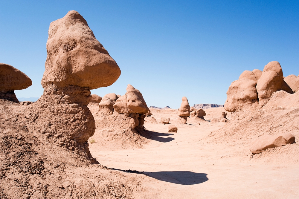 Goblin Valley, Utah America by Auto