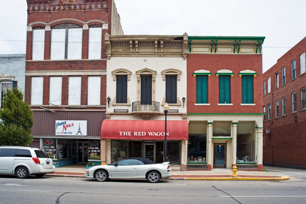 Paris Nails, Paris, Illinois America by Auto