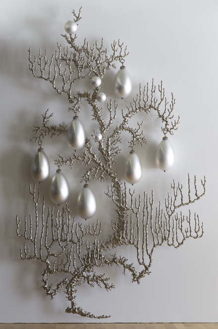 Gorgonia 4 (Fukushima Fan Dance) T i m o t h y H o r n Supernatural (2015) nickel-plated bronze, mirrored blown glass