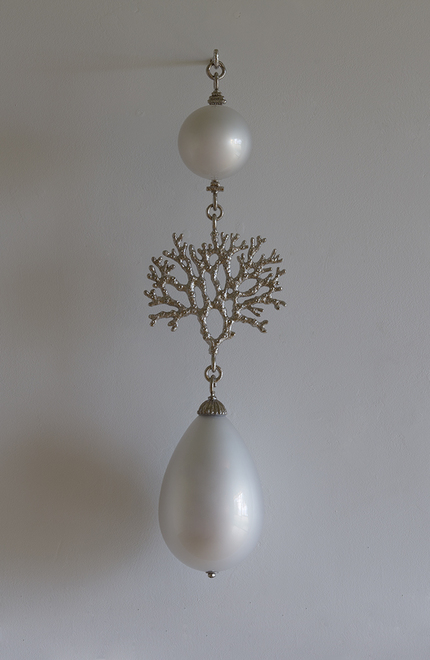 Polyp 3 T i m o t h y H o r n Supernatural (2015) nickel-plated bronze, mirrored blown glass