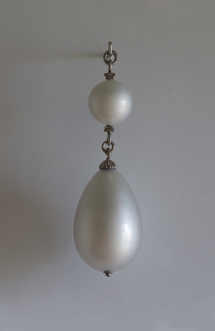 Polyp 4 T i m o t h y H o r n Supernatural (2015) nickel-plated bronze, mirrored blown glass