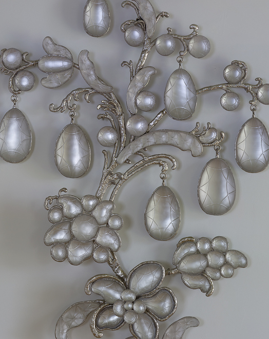 Silver Convention (detail) T i m o t h y H o r n Supernatural (2015) nickel-plated bronze, cast lead crystal, silver foil
