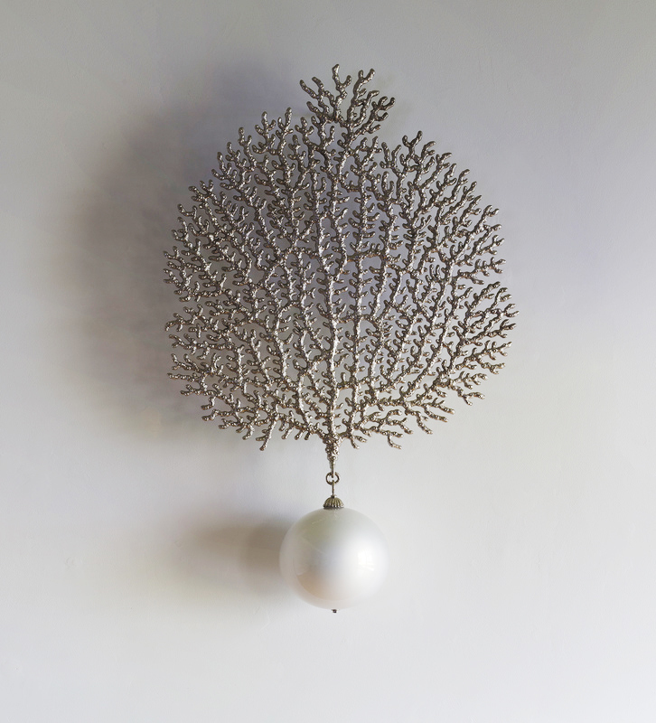 Gorgonia 10 T i m o t h y H o r n Art Basel Hong Hong nickel-plated bronze, mirrored blown glass