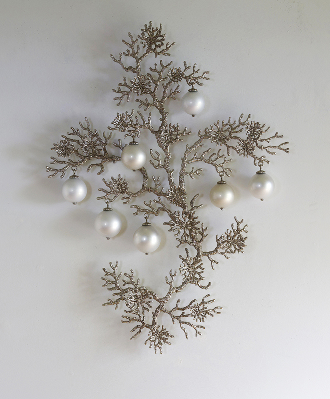 Gorgonia 14 T i m o t h y H o r n Art Basel Hong Hong nickel-plated bronze, mirrored blown glass
