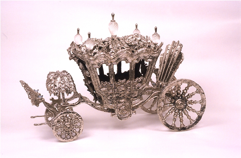 Bump N' Grind T i m o t h y H o r n Cinderella Complex (2001) Nickel-plated bronze, hot-worked glass