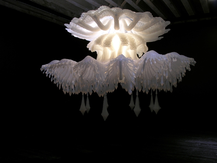 Medusa T i m o t h y H o r n Villa Medusa (2006) Silicone rubber, copper tubing, fiber optics