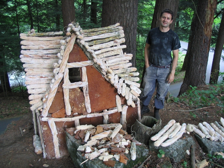 Constructing the gingerbread house T i m o t h y H o r n Gingerbread House (2004)