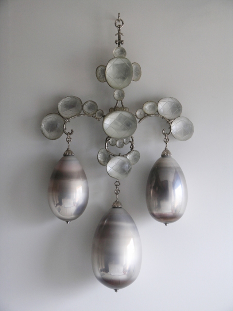 Titania T i m o t h y H o r n 13 Moons mirrored blown glass, nickel-plated bronze, cast lead crystal
