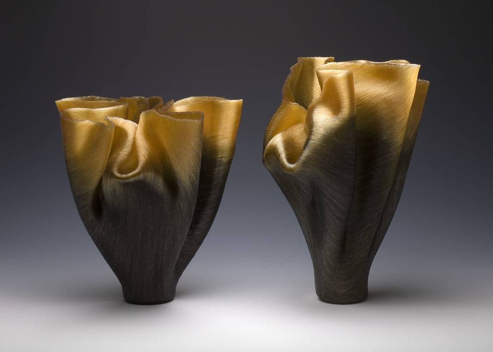 Sognare (left) and Sopratutto (right) Toots Zynsky Recent Works Filet-de-Verre Fused and thermo formed colored glass threads