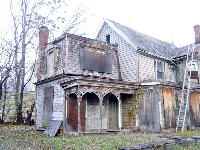 ALAN BAER ARCHITECT TRANSART, Kingston, NY Condition of House Before Restoration 