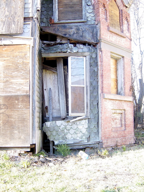 ALAN BAER ARCHITECT TRANSART, Kingston, NY Condition of House Before Restoration