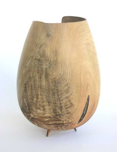 Colección Hernández Castrodad Suárez, Tito madera tallada en torno 