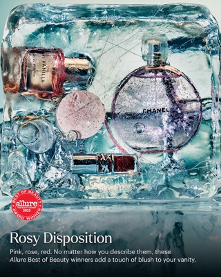 Kathryne Hall VISUALS DIRECTOR 