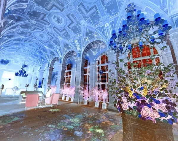 Laurie Freitag : Photographer Palm Beach Inverted- The Breakers Hotel 