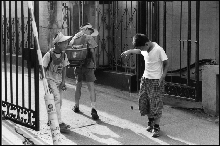 leigh leibel photography beijing and shanghai - street work gelatin silver print