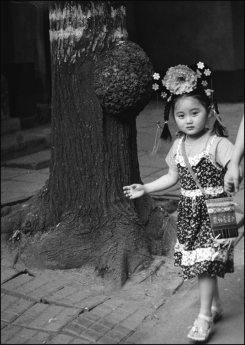 leigh leibel photography beijing and shanghai - street work gelatin silver print