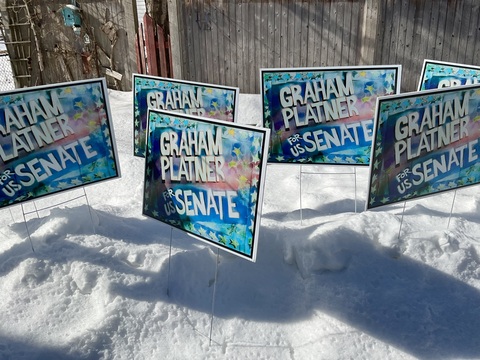 Close up of lawn signs!
