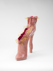  High-heeled shoe sculpture Stoneware, oil paint, epoxy, wire