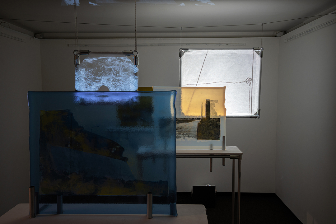 Tomoko Amaki Abe Installation Glass, Cotton organza, Pipes, Video projection