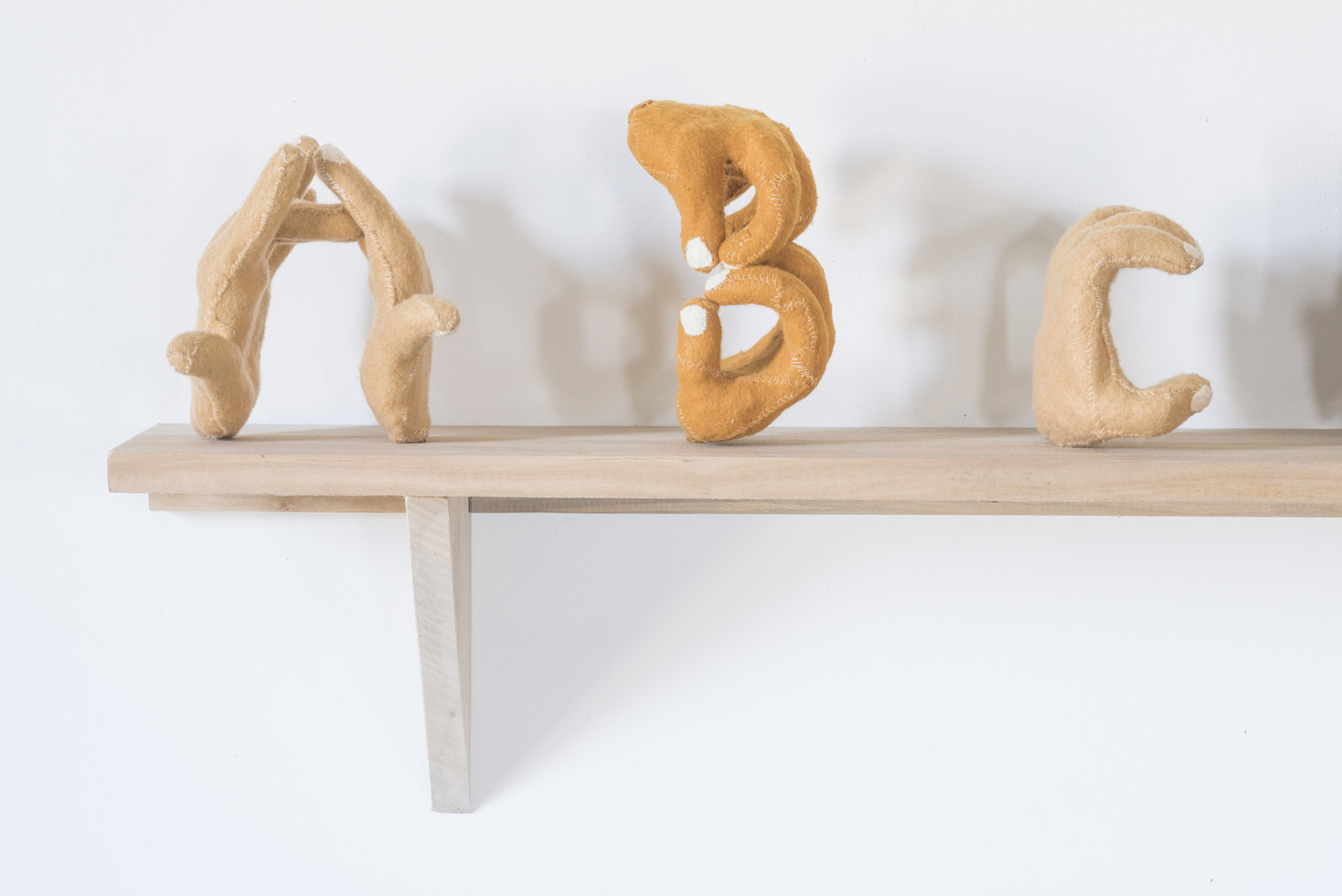 CHARLEY FRIEDMAN : SCULPTURE-INSTALLATION : ABCDEFGHIJKLMNOPQRSTUVWXYZ