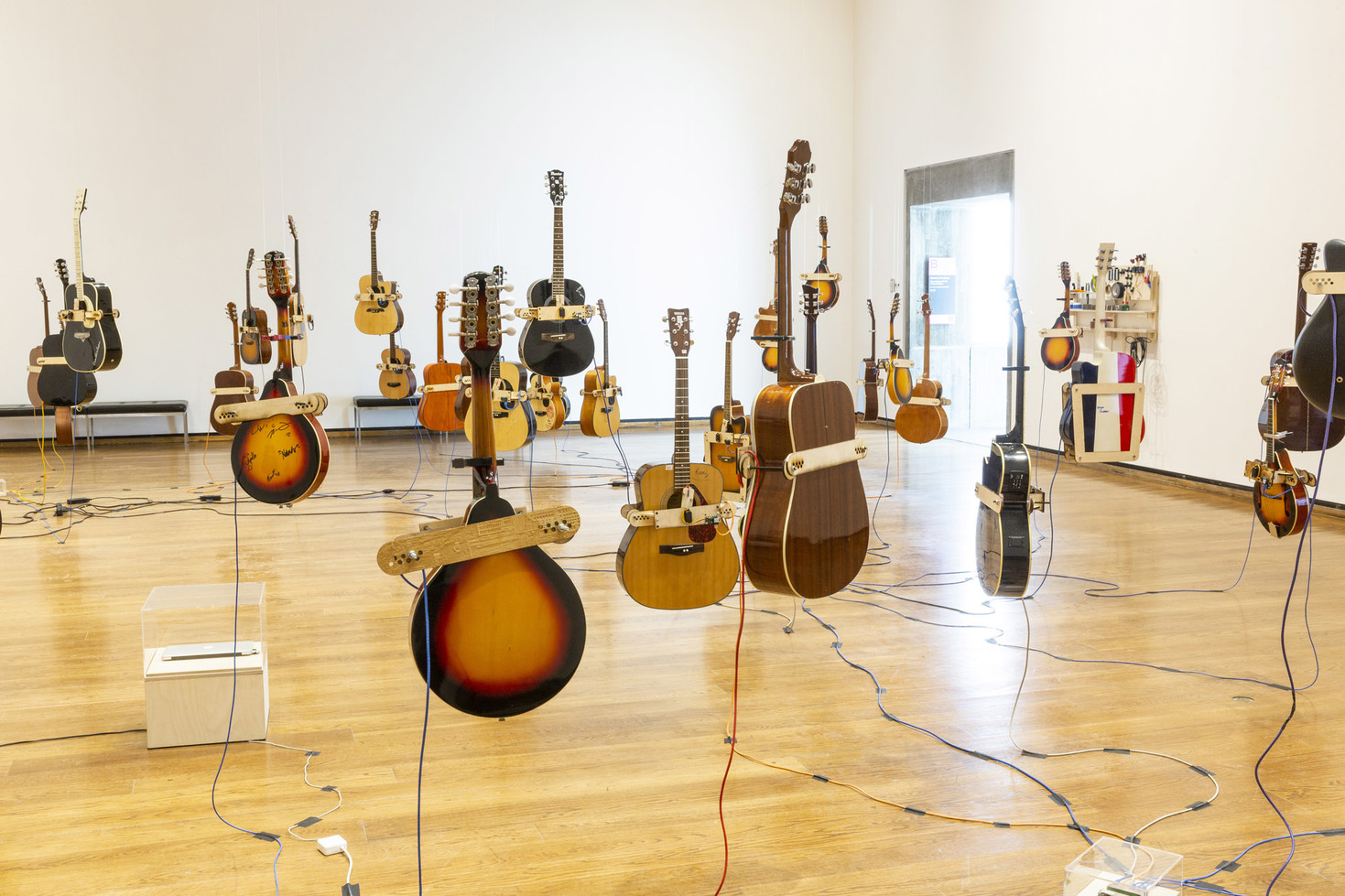 アート・デザイン・音楽 Stromlinienautos in Europa und USA CHARLEY FRIEDMAN : EXHIBITIONS : Everson Museum of American