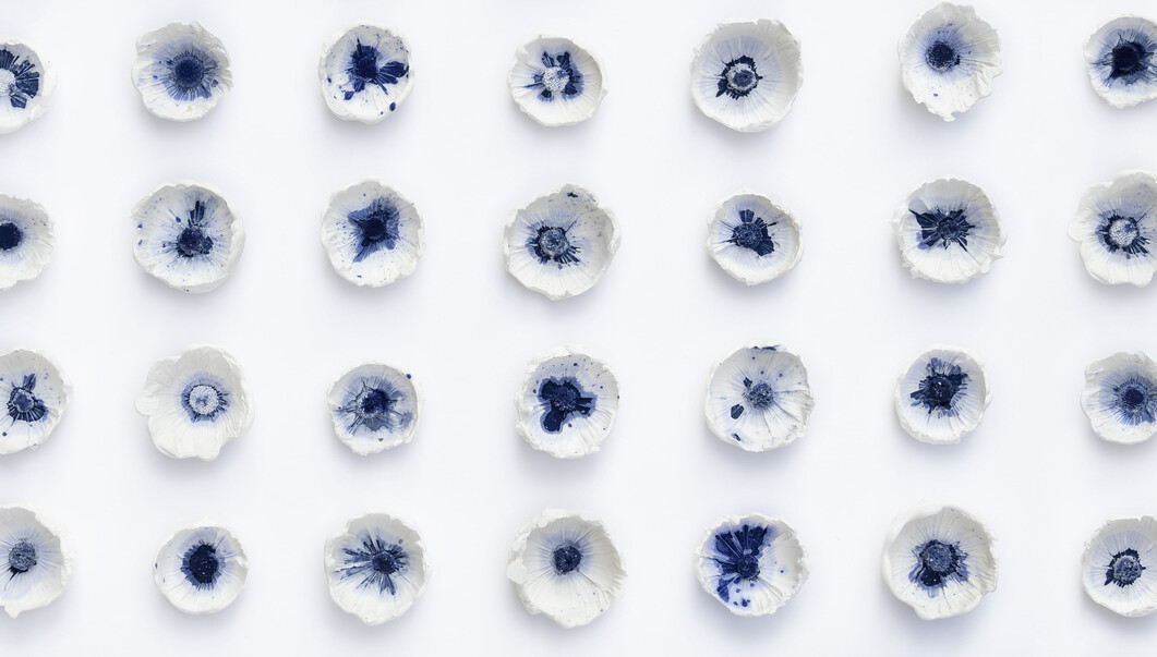 MAGGIE SHAFRAN : PROJECTS : UNINHABITED SPACES - Attempt Pulling Uninhabited Spaces Out