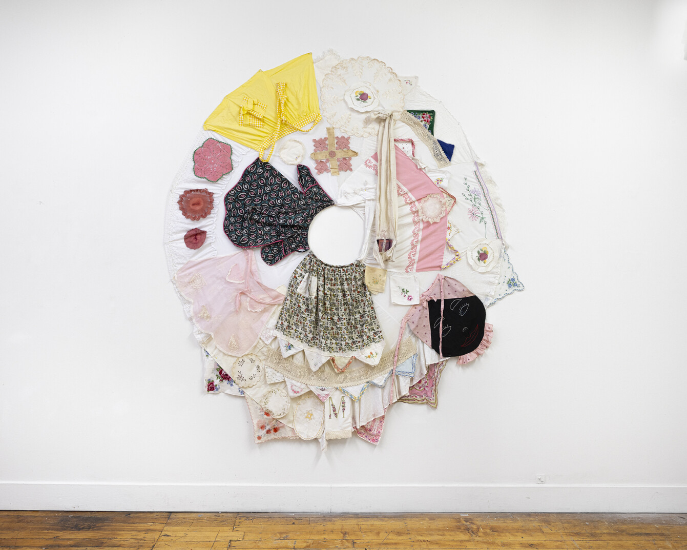patricia miranda : work : work : work : work : A Round of Roundes